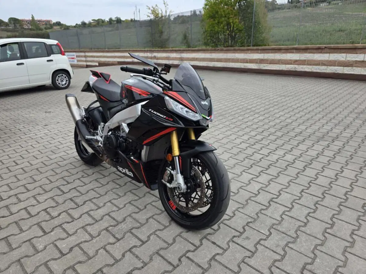 Aprilia Tuono V4 (2021 - 24) (2)