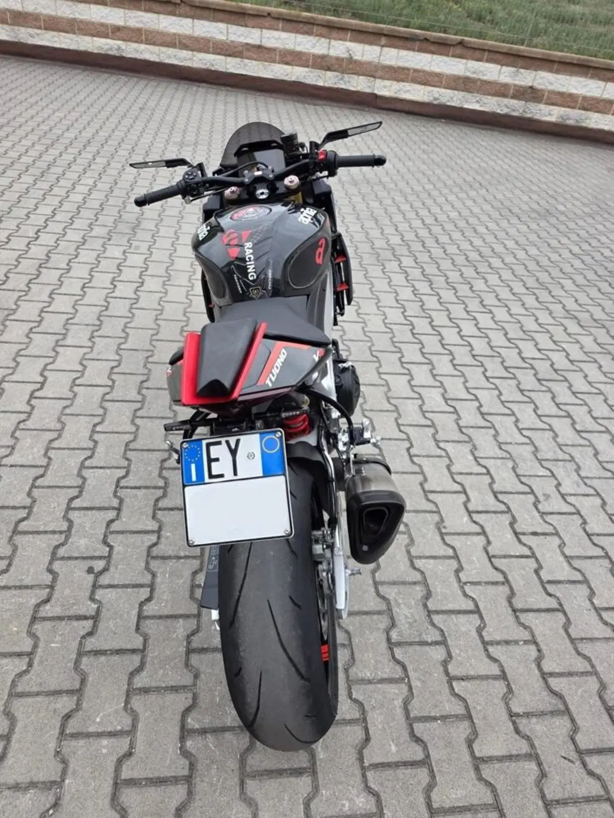Aprilia Tuono V4 (2021 - 24) (6)
