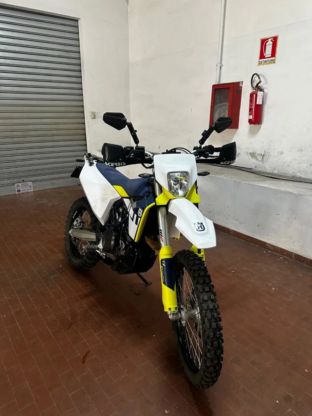 Husqvarna 701 Enduro (2023 - 25) (2)