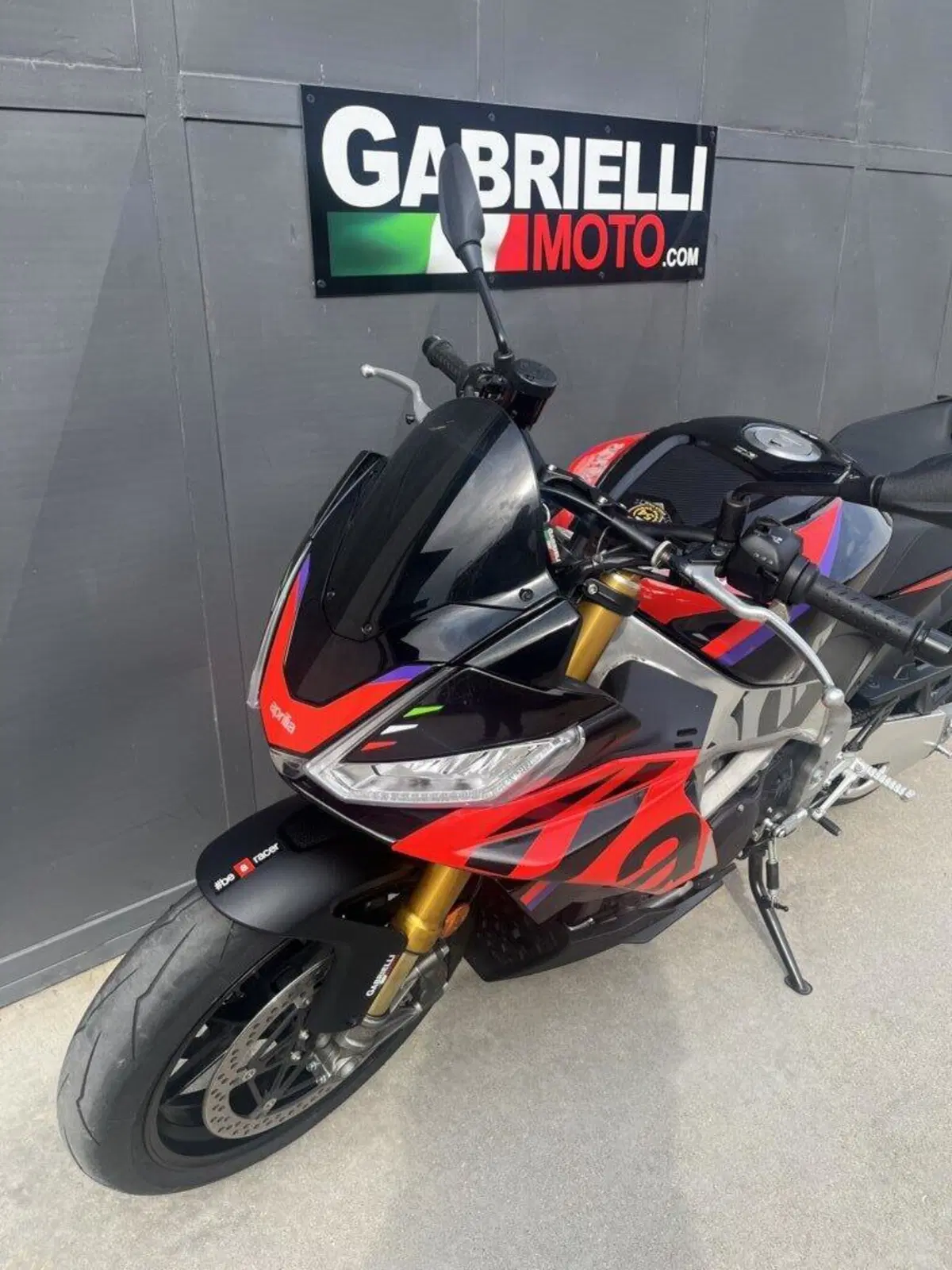 Aprilia Tuono V4 Factory SE-09 SBK (2024) (2)