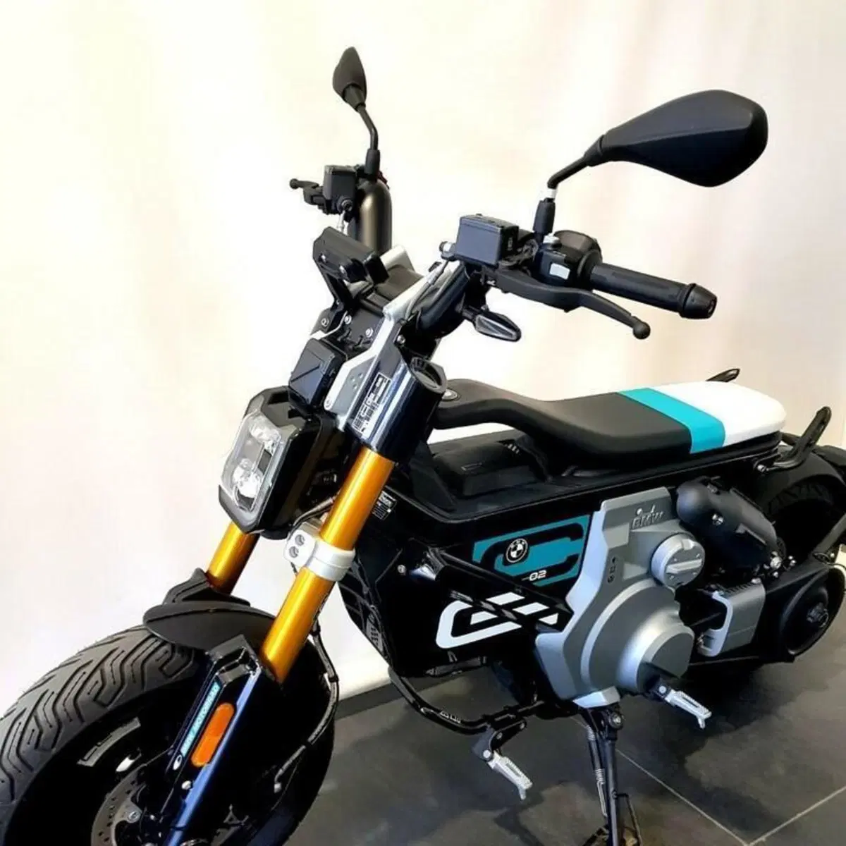 Bmw CE 02 (2024 - 26) (8)