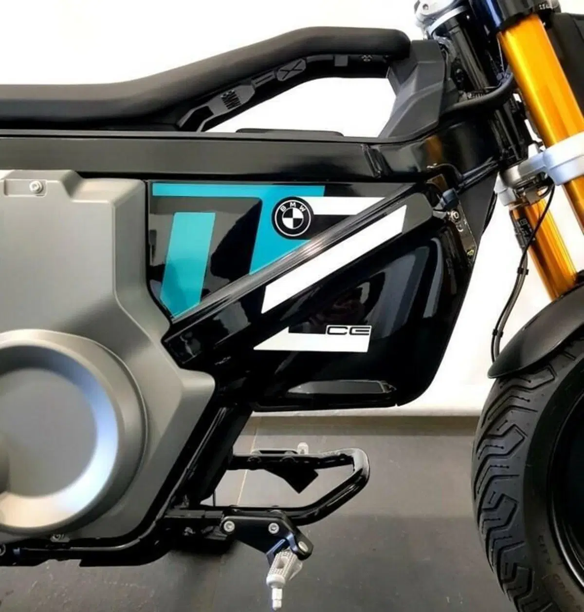 Bmw CE 02 (2024 - 26) (15)