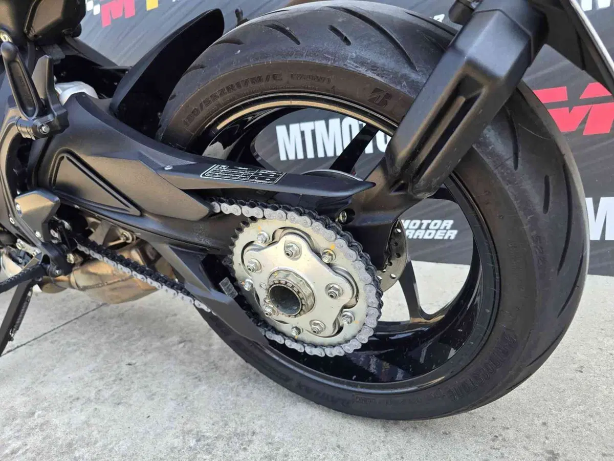 MV Agusta Brutale 800 Rosso (2021 - 23) (6)