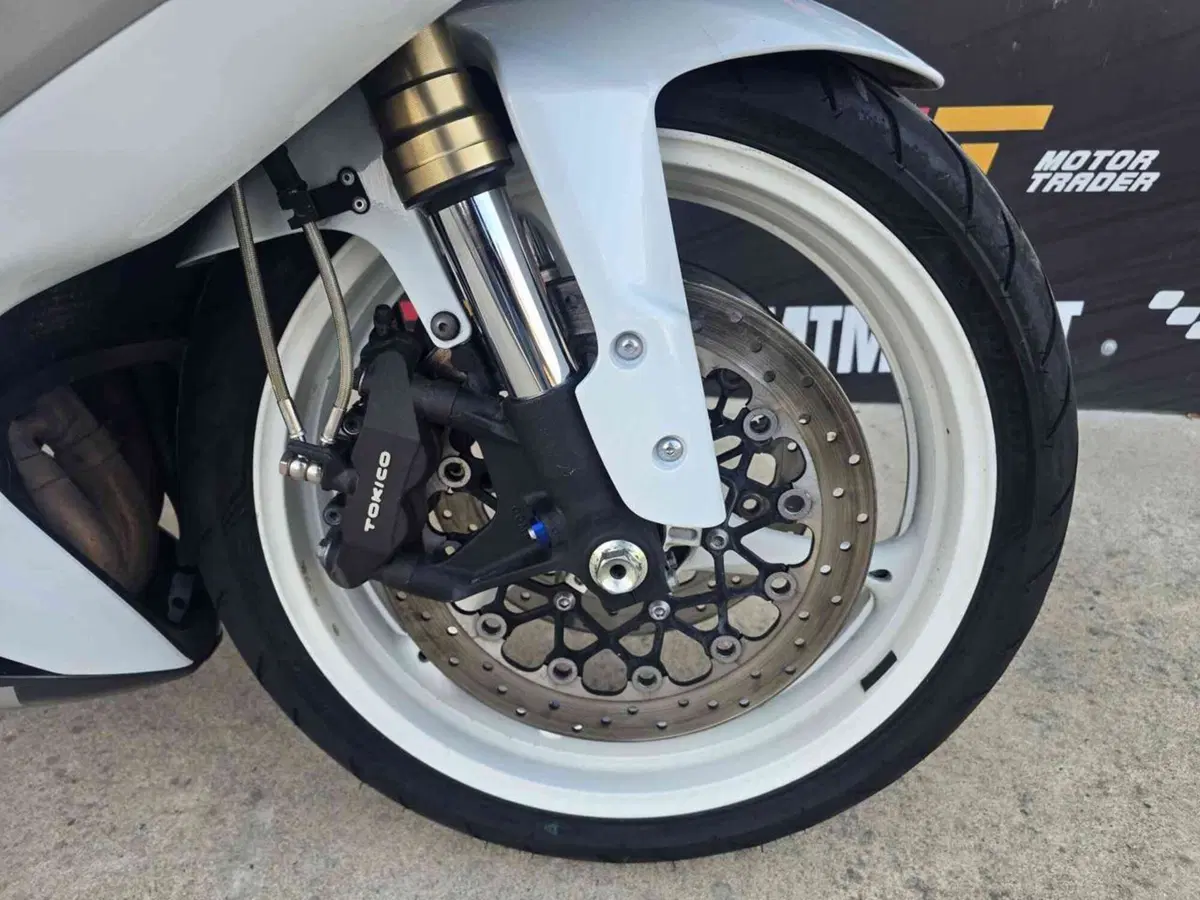 Suzuki GSX R 600 (2008 - 10) (9)