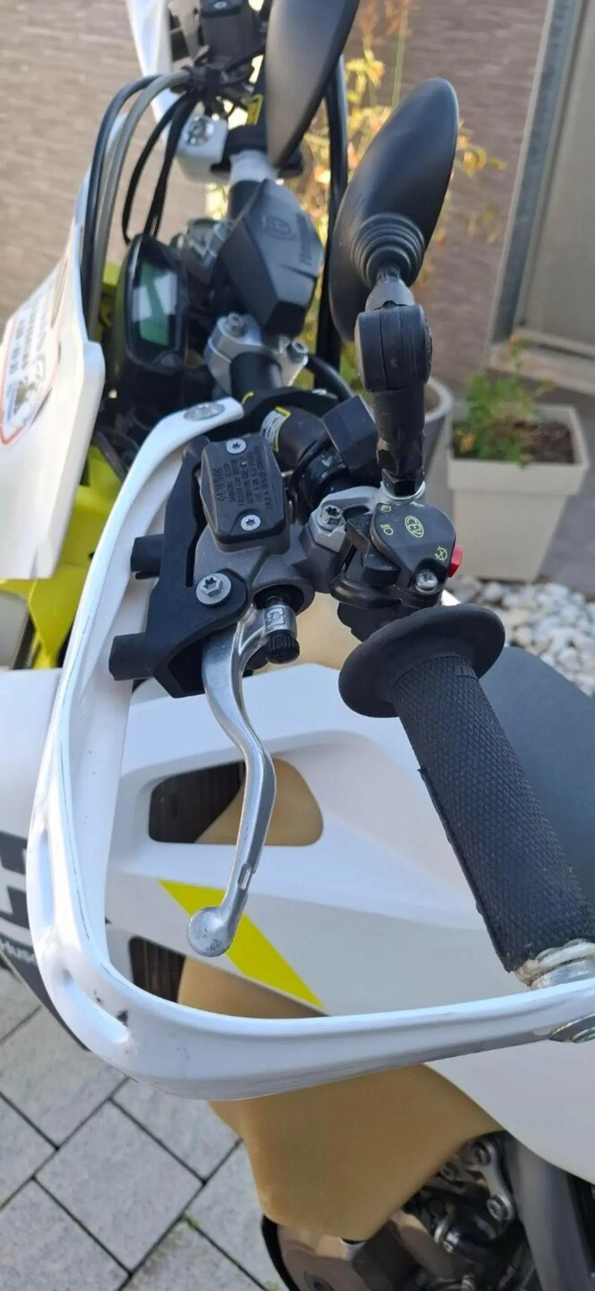 Husqvarna FE 250 (2022) (16)