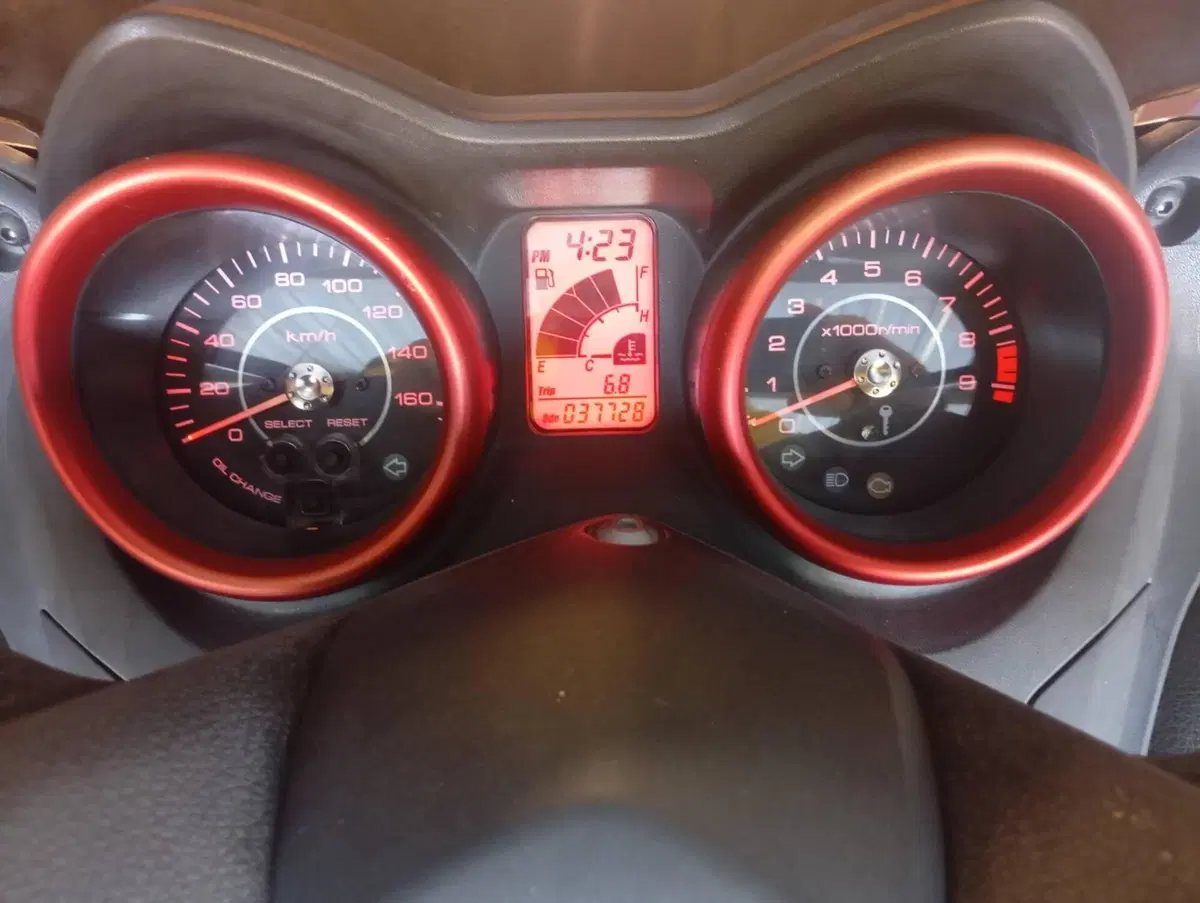 Yamaha X-Max 250 Sport (2011 - 13) (6)