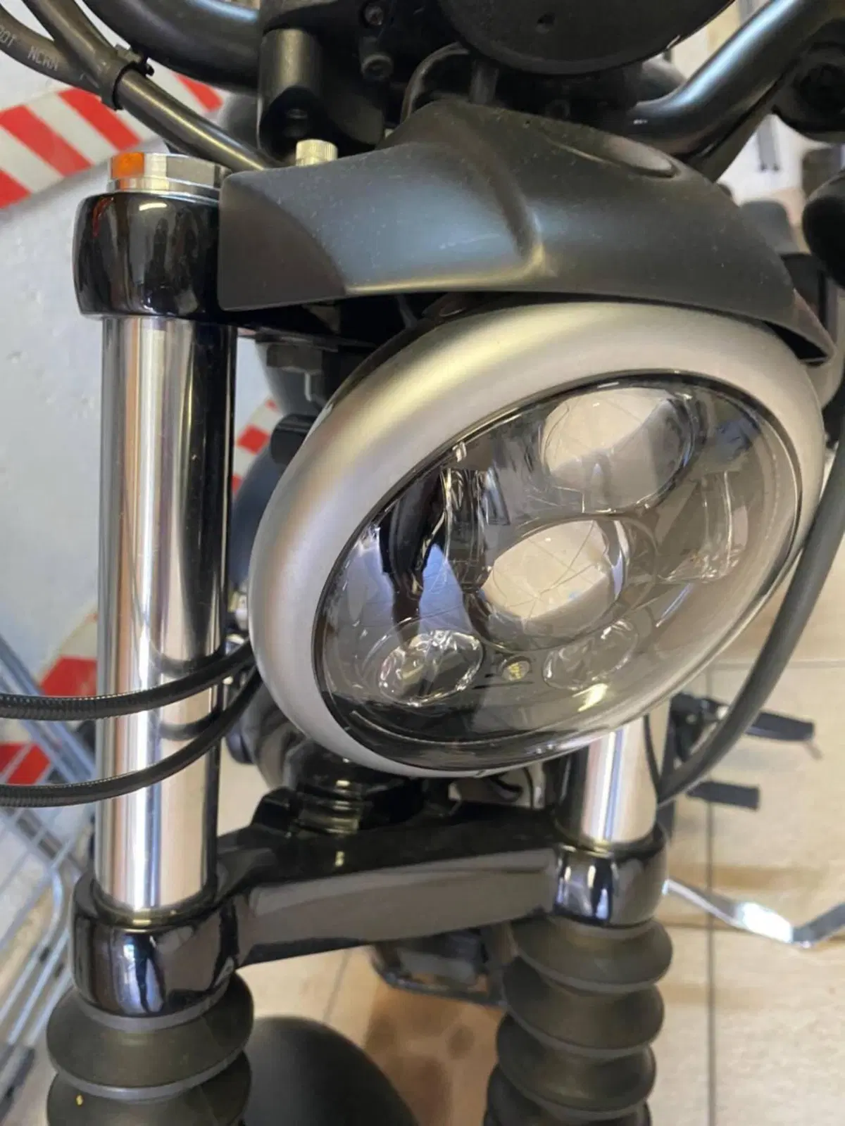 Harley-Davidson 883 Iron (2012 - 14) - XL 883N (6)