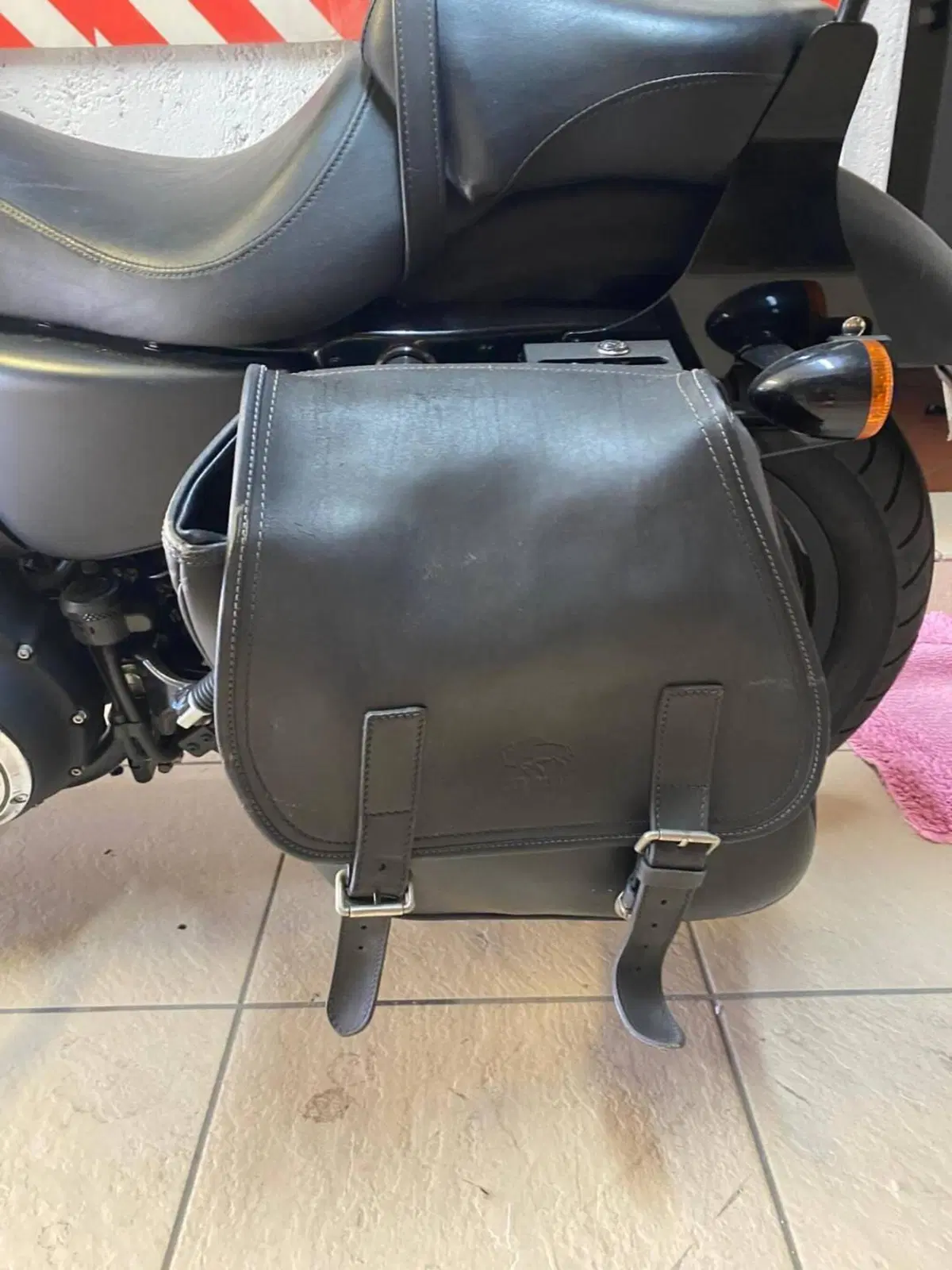Harley-Davidson 883 Iron (2012 - 14) - XL 883N (14)