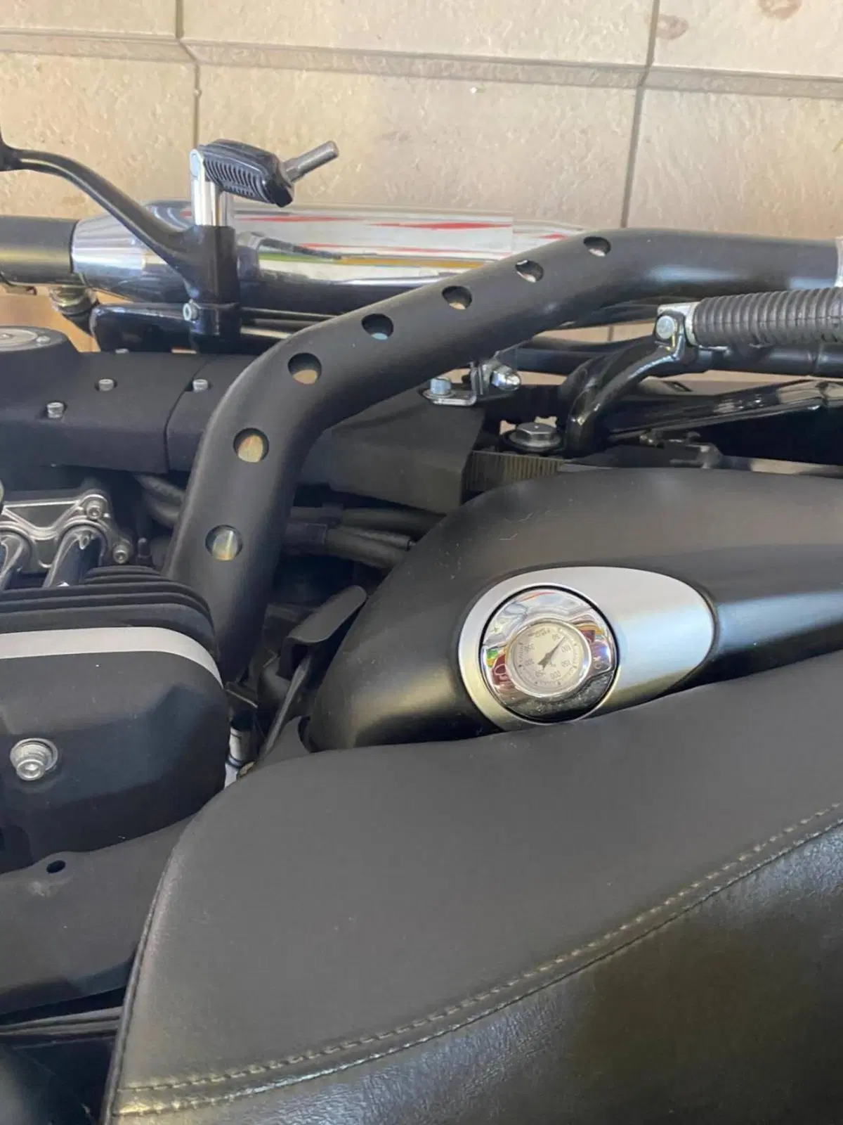 Harley-Davidson 883 Iron (2012 - 14) - XL 883N (17)