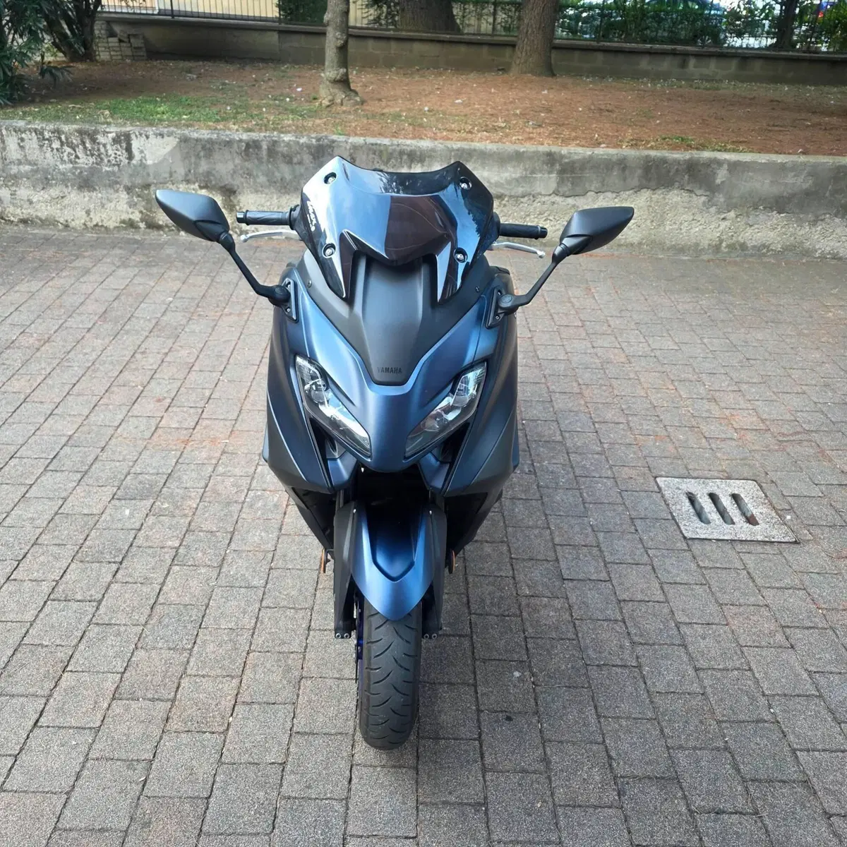 Yamaha T-Max 560 (2022 - 24) (2)