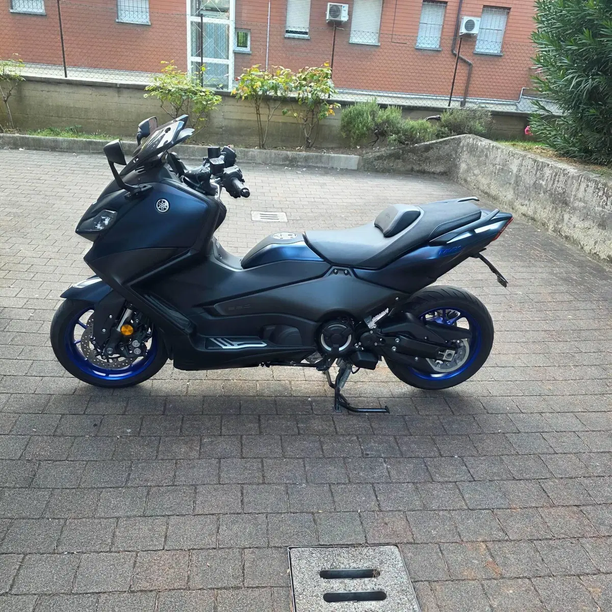 Yamaha T-Max 560 (2022 - 24) (5)