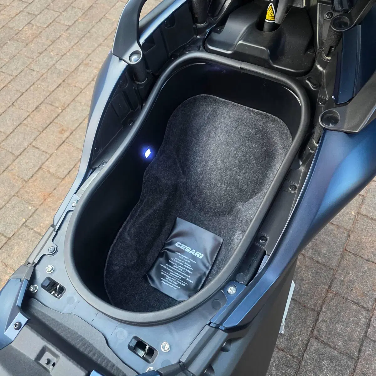 Yamaha T-Max 560 (2022 - 24) (6)