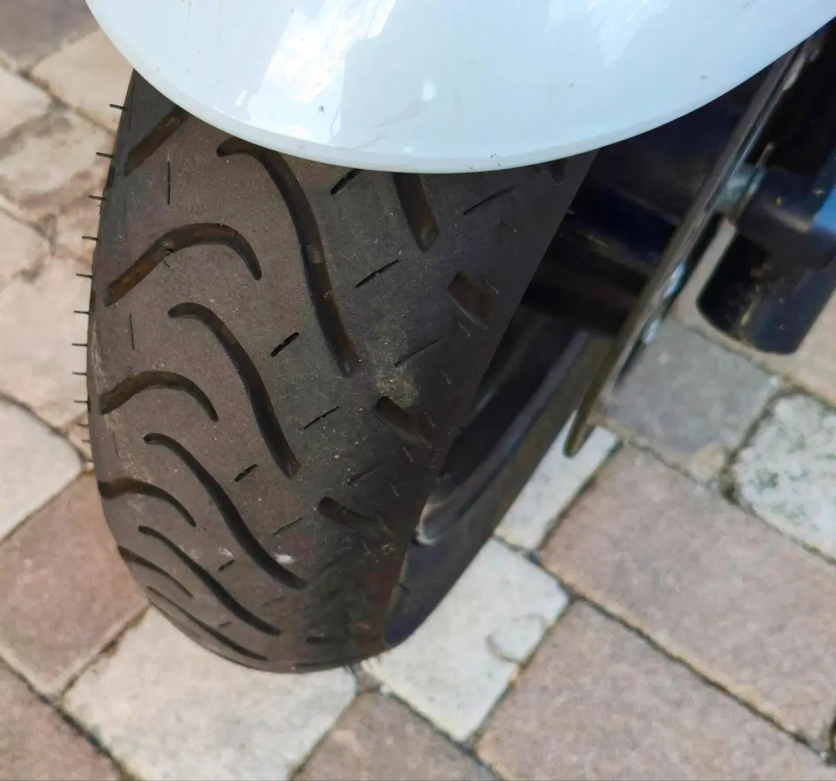 Suzuki Burgman AN 400 Lux (2012 - 16) (9)
