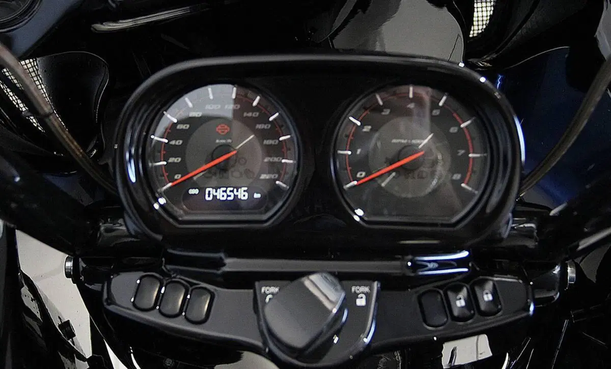 Harley-Davidson 117 Road Glide (2018 - 19) - FLTRXSE (11)