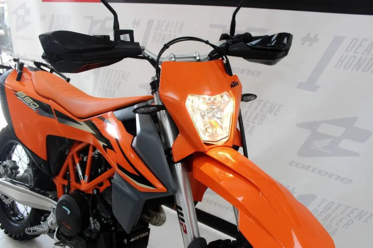 KTM 690 Enduro R (2022 - 25) (4)