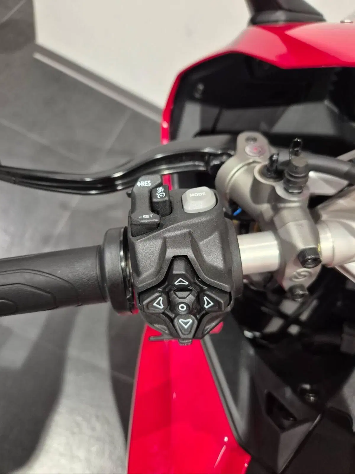 Ducati Panigale V2 S (2025 - 26) (18)