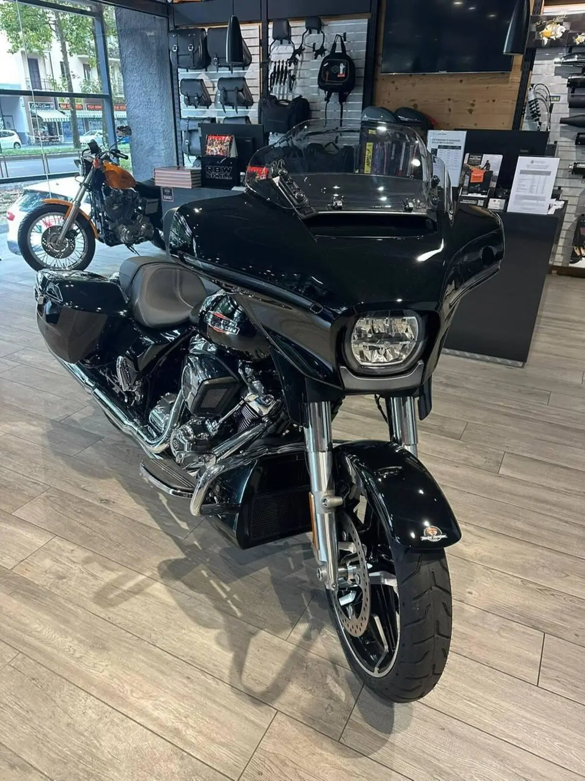 Harley-Davidson Street Glide (2024 - 26) (2)