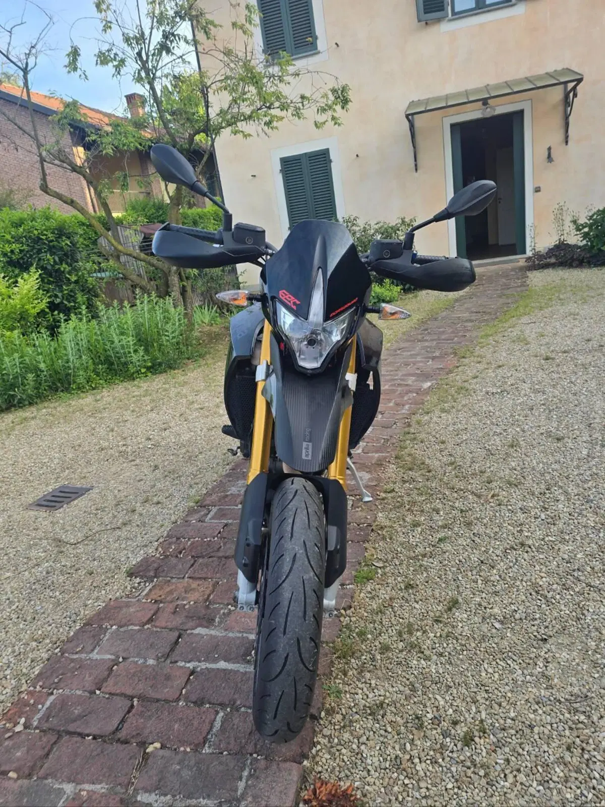 Aprilia Dorsoduro 900 (2017 - 20) (5)