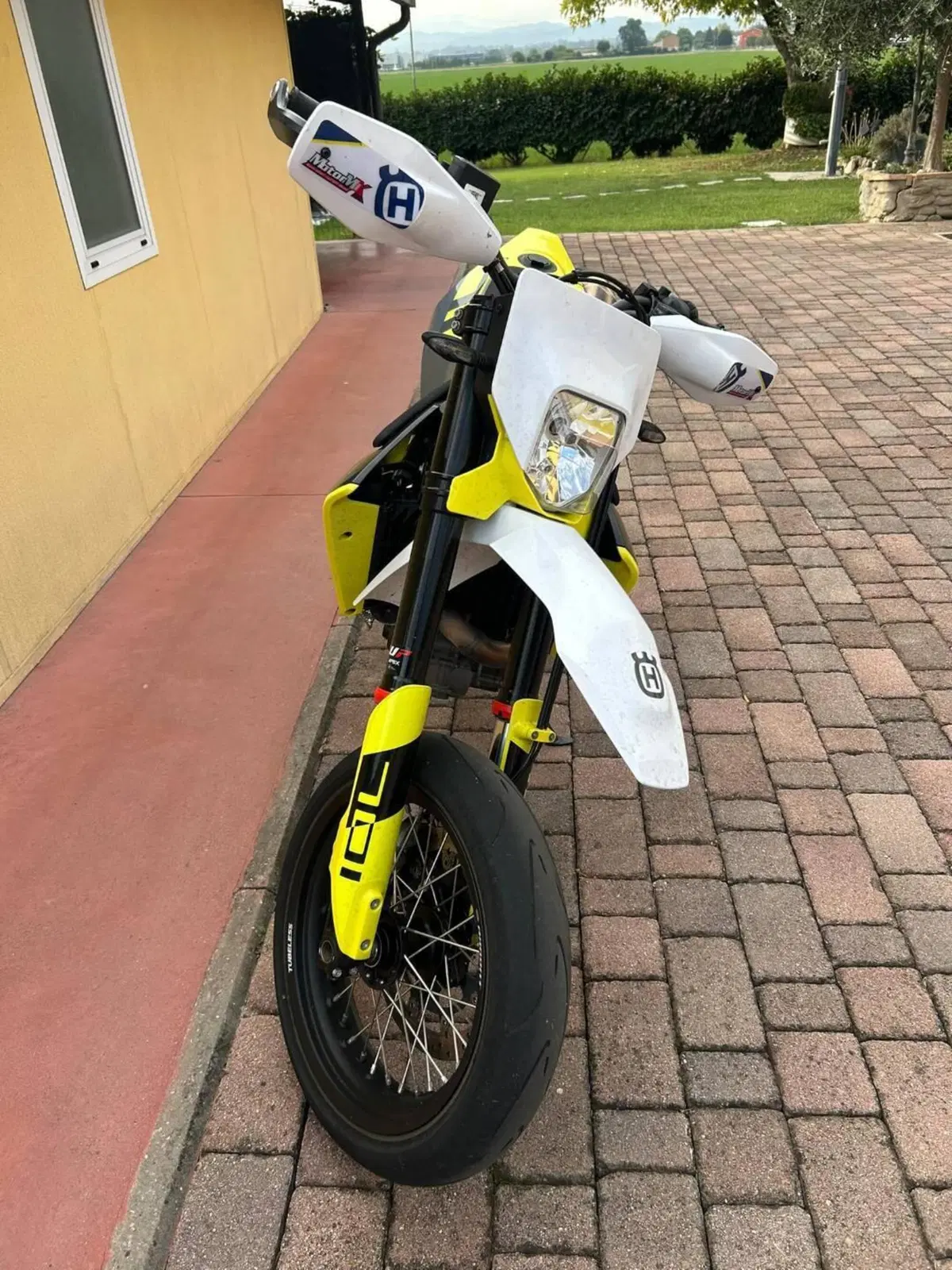 Husqvarna 701 Supermoto (2023 - 25) (2)