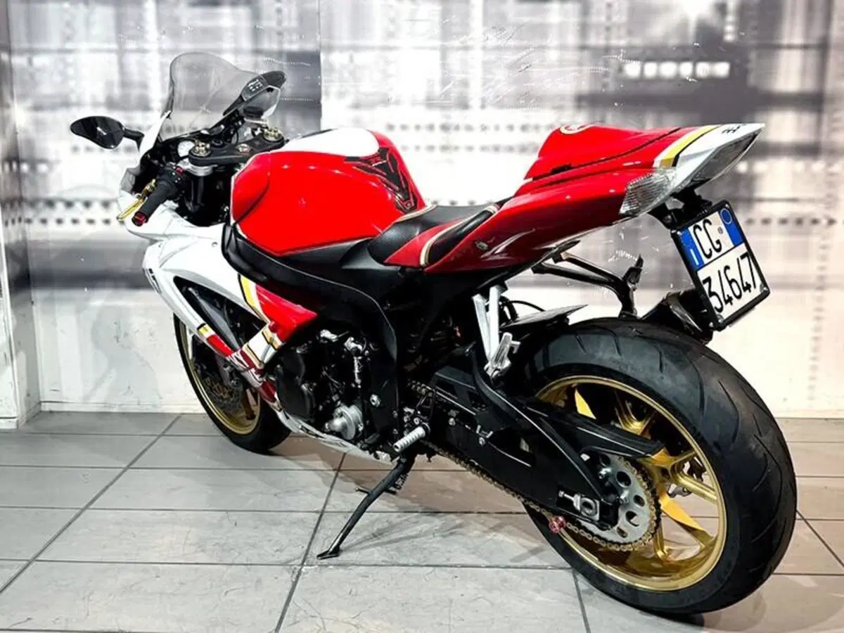 Suzuki GSX R 750 (2006 - 07) (4)