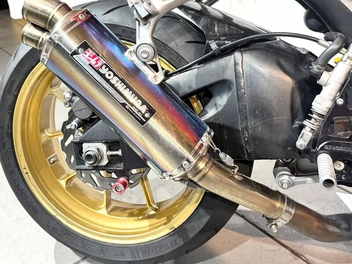 Suzuki GSX R 750 (2006 - 07) (7)