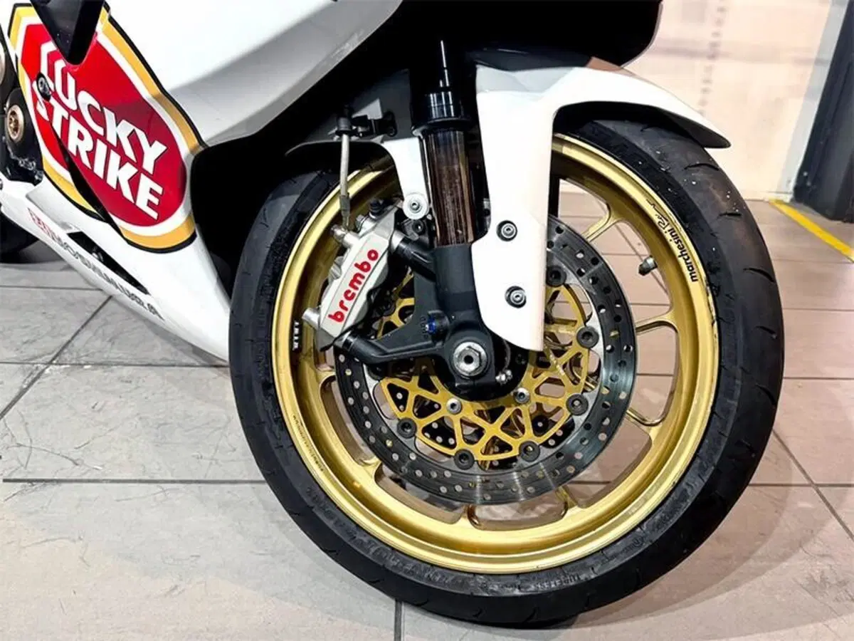 Suzuki GSX R 750 (2006 - 07) (8)