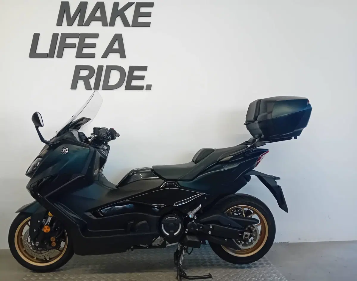 Yamaha T-Max 560 Tech Max (2022 - 24) (2)