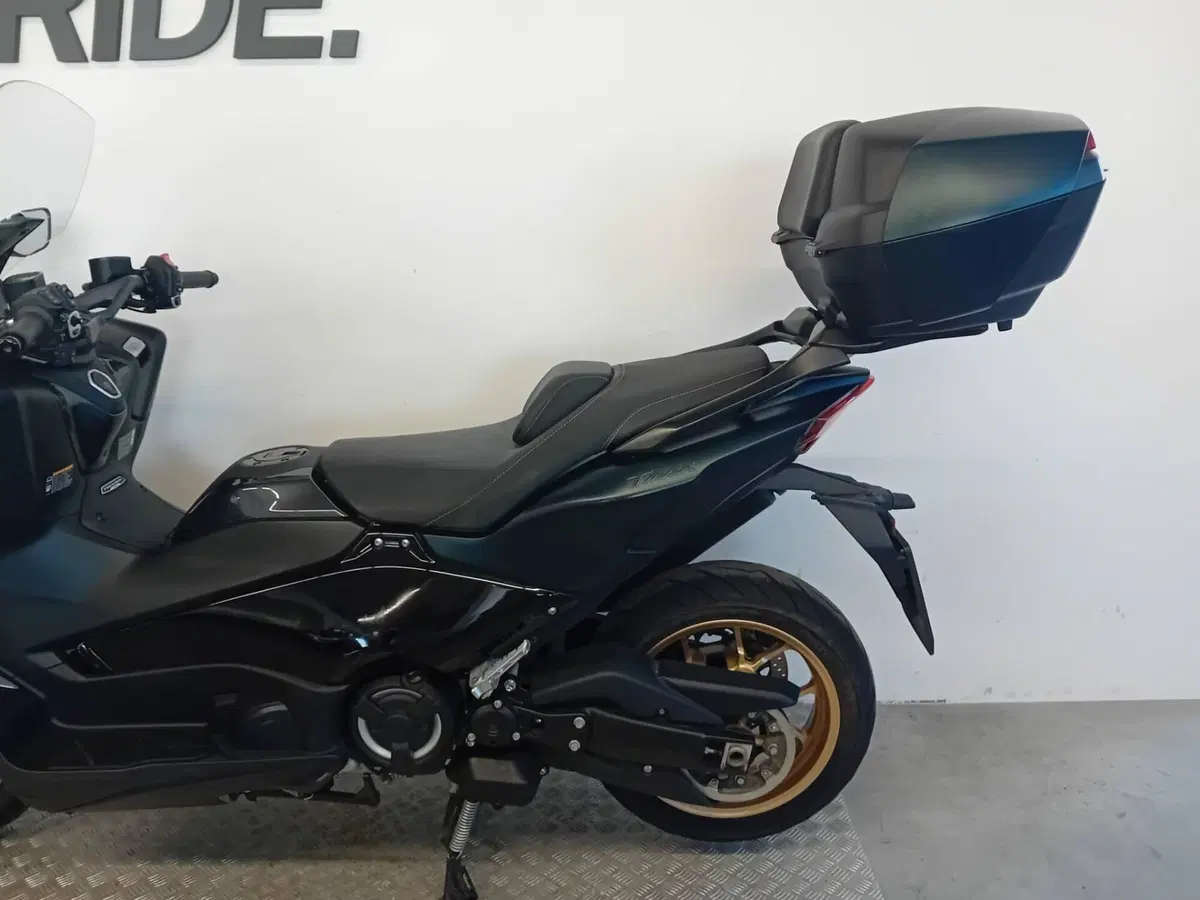 Yamaha T-Max 560 Tech Max (2022 - 24) (5)
