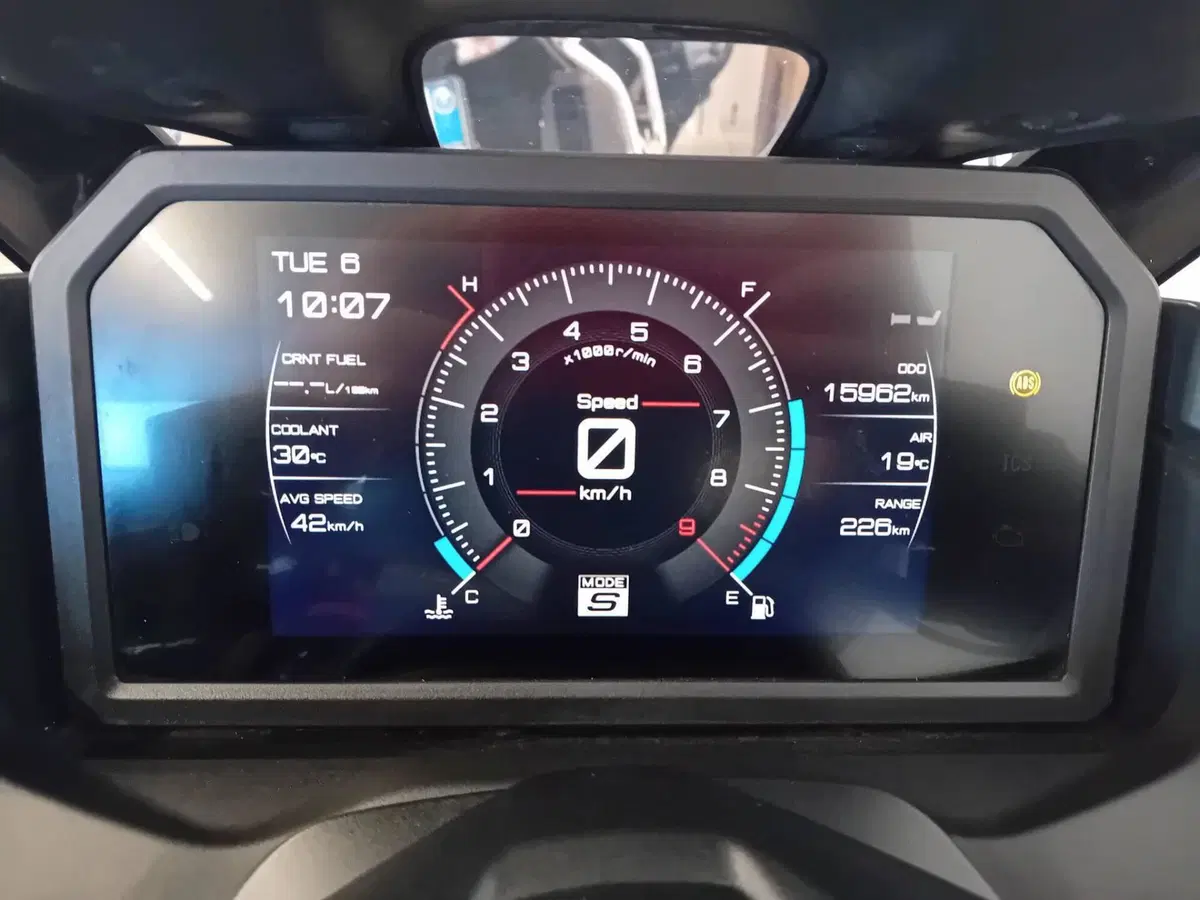 Yamaha T-Max 560 Tech Max (2022 - 24) (3)