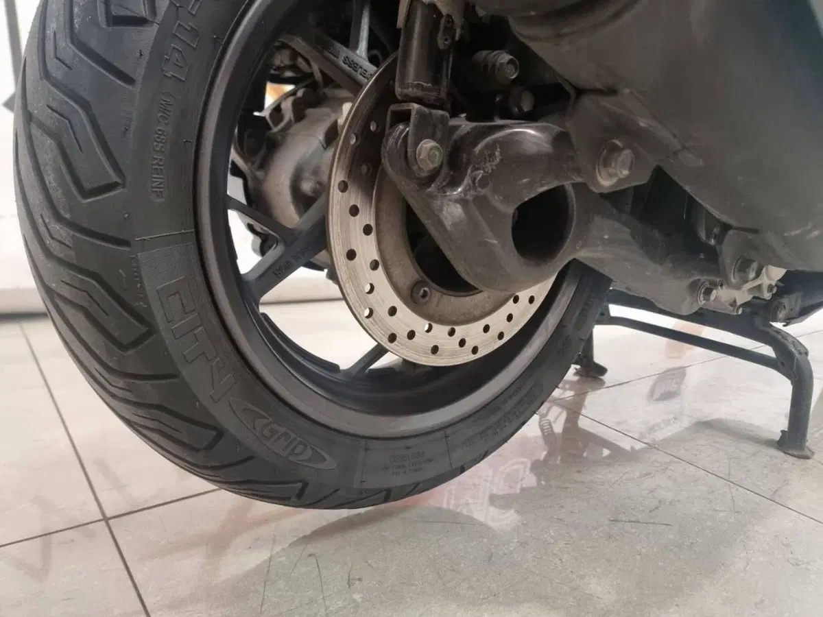 Yamaha X-Max 300 ABS (2017 - 20) (8)