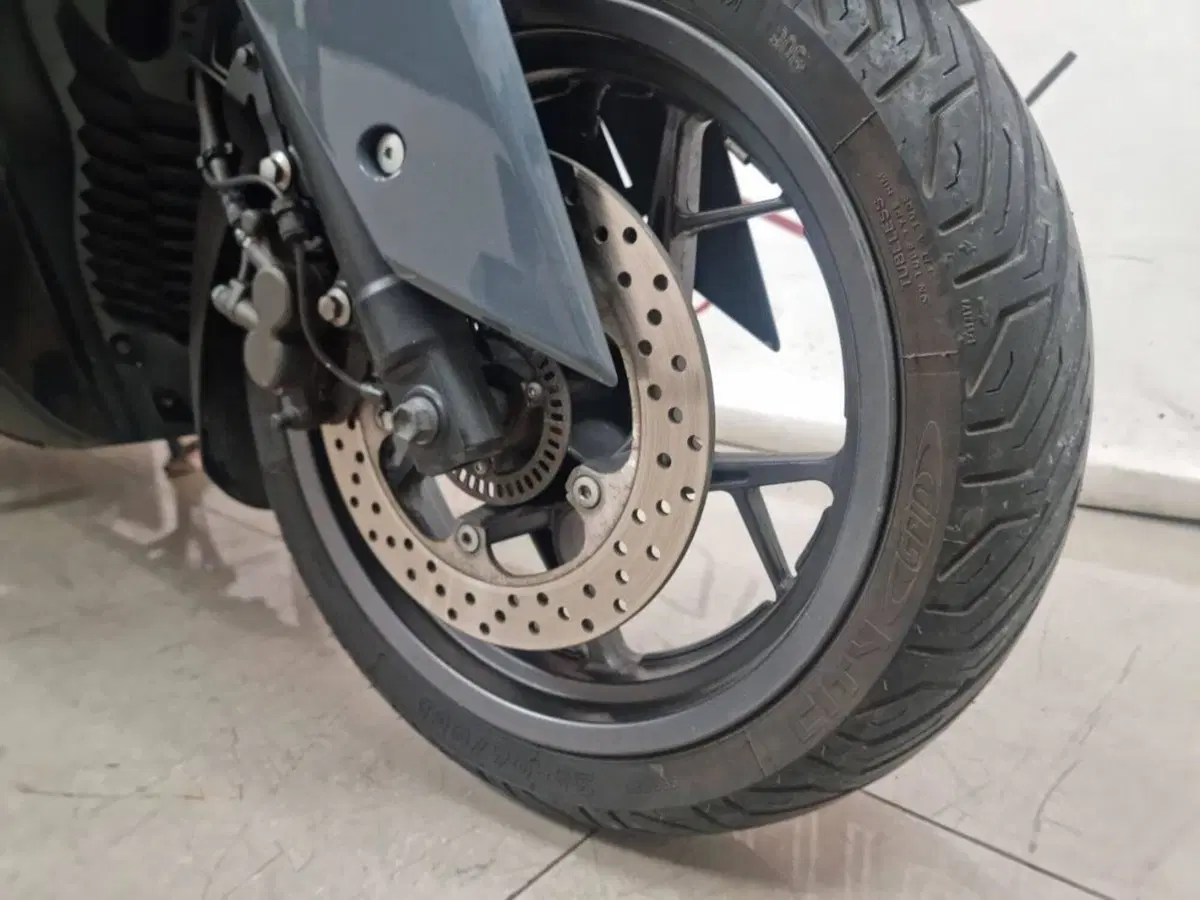 Yamaha X-Max 300 ABS (2017 - 20) (9)