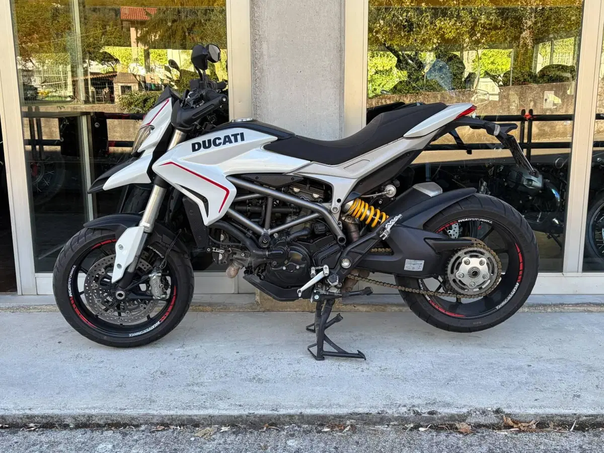Ducati Hyperstrada 821 (2013 - 15) (2)