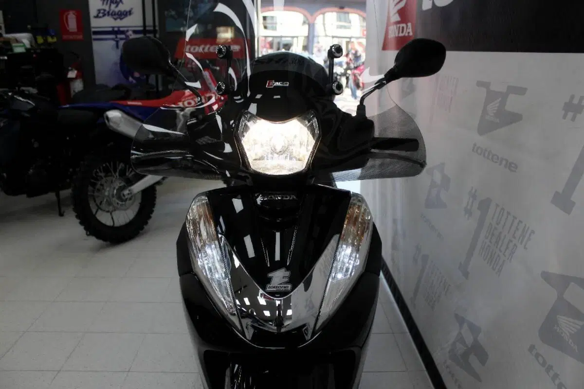 Honda SH 300 i ABS (2013 - 14) (4)