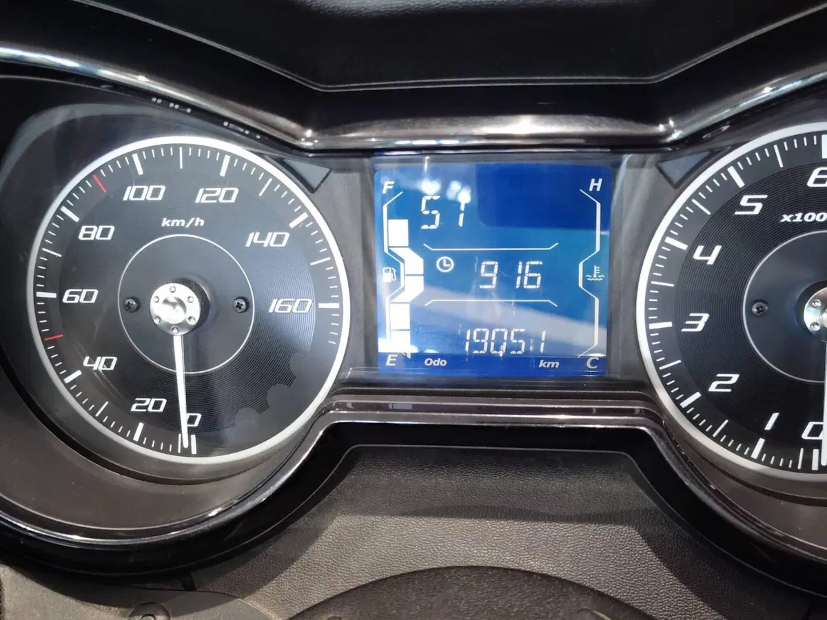 Yamaha X-Max 300 Tech Max (2021 - 24) (8)