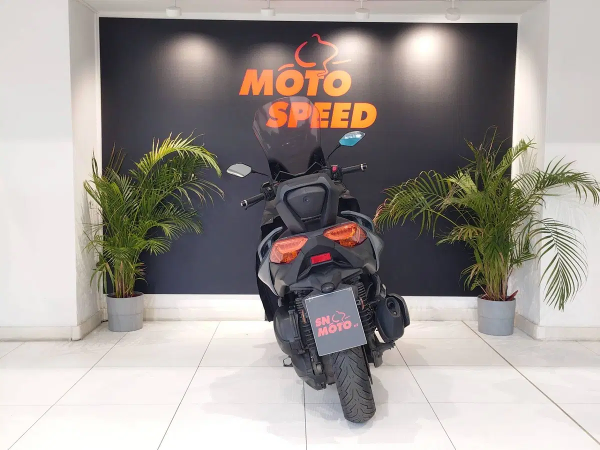 Yamaha X-Max 300 Tech Max (2021 - 24) (3)