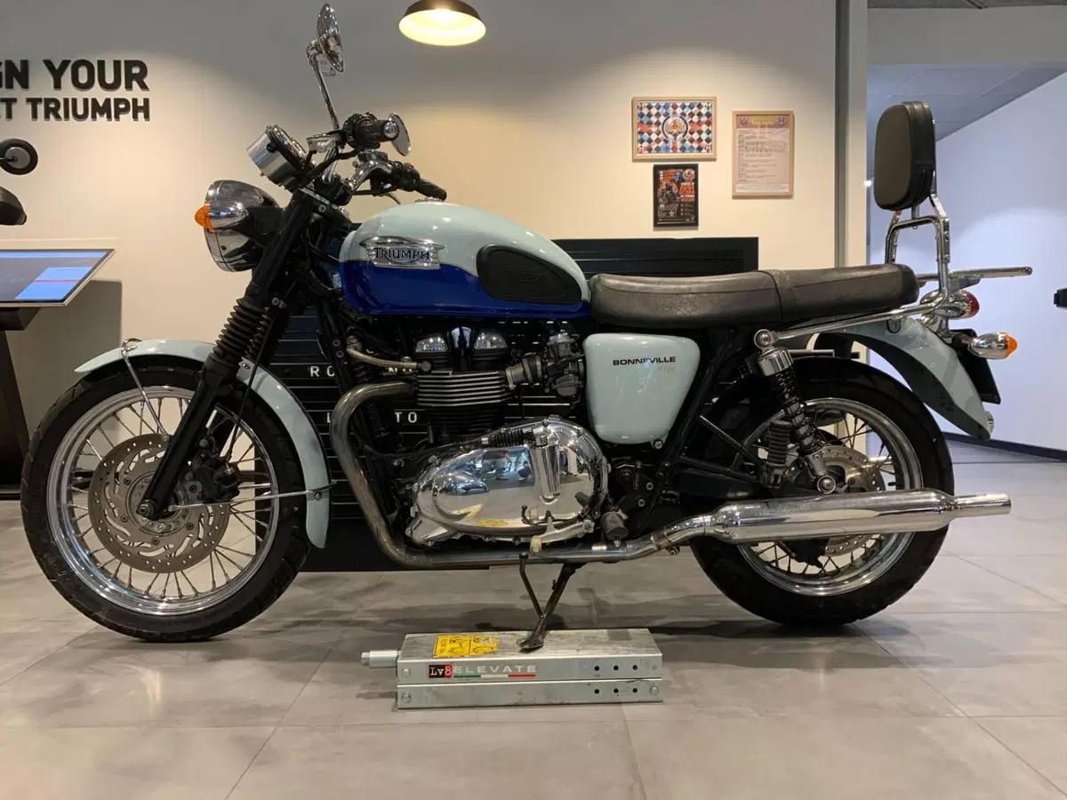 Triumph Bonneville T100 (2008 - 16) (5)