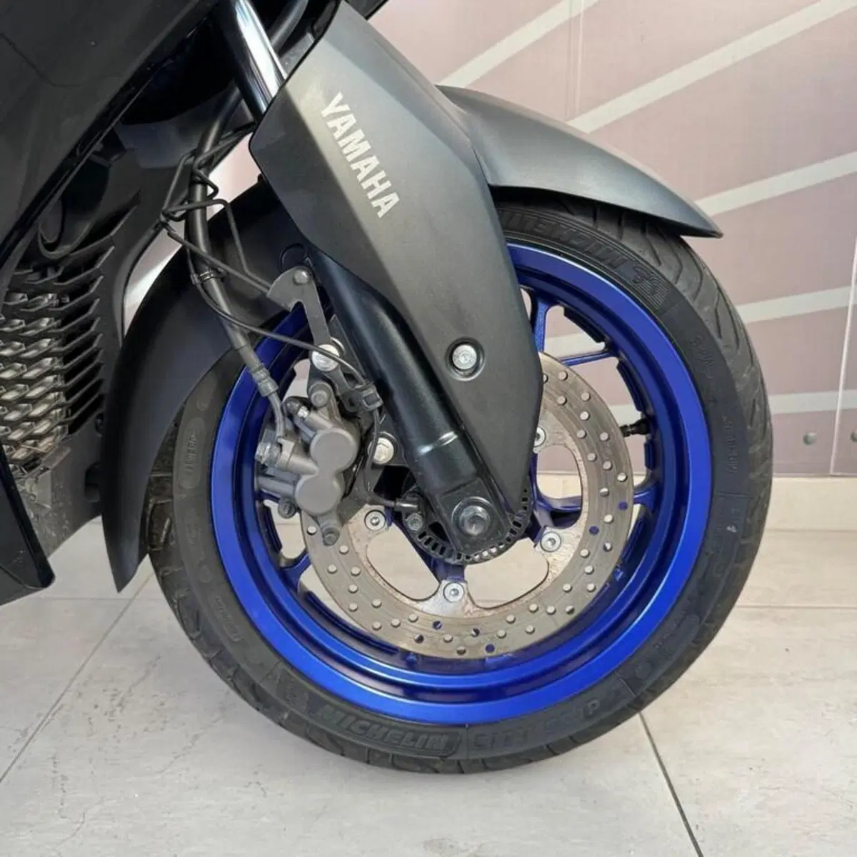 Yamaha X-Max 300 (2021 - 24) (4)