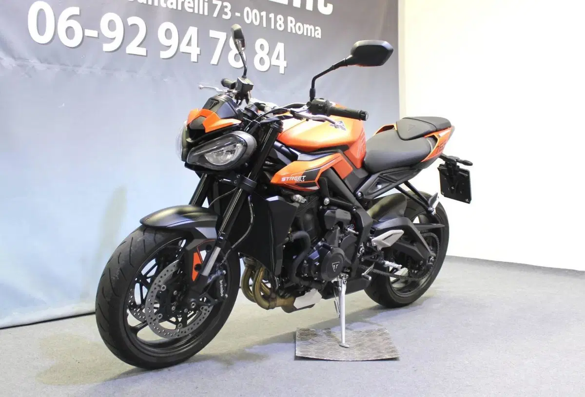 Triumph Street Triple 765 R (2023 - 26) (12)
