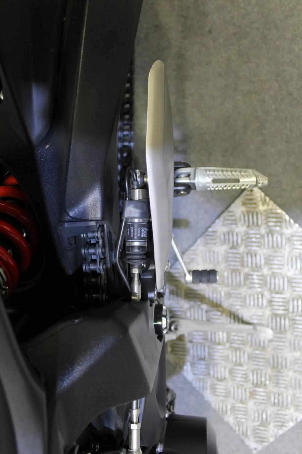 Triumph Street Triple 765 R (2023 - 26) (17)