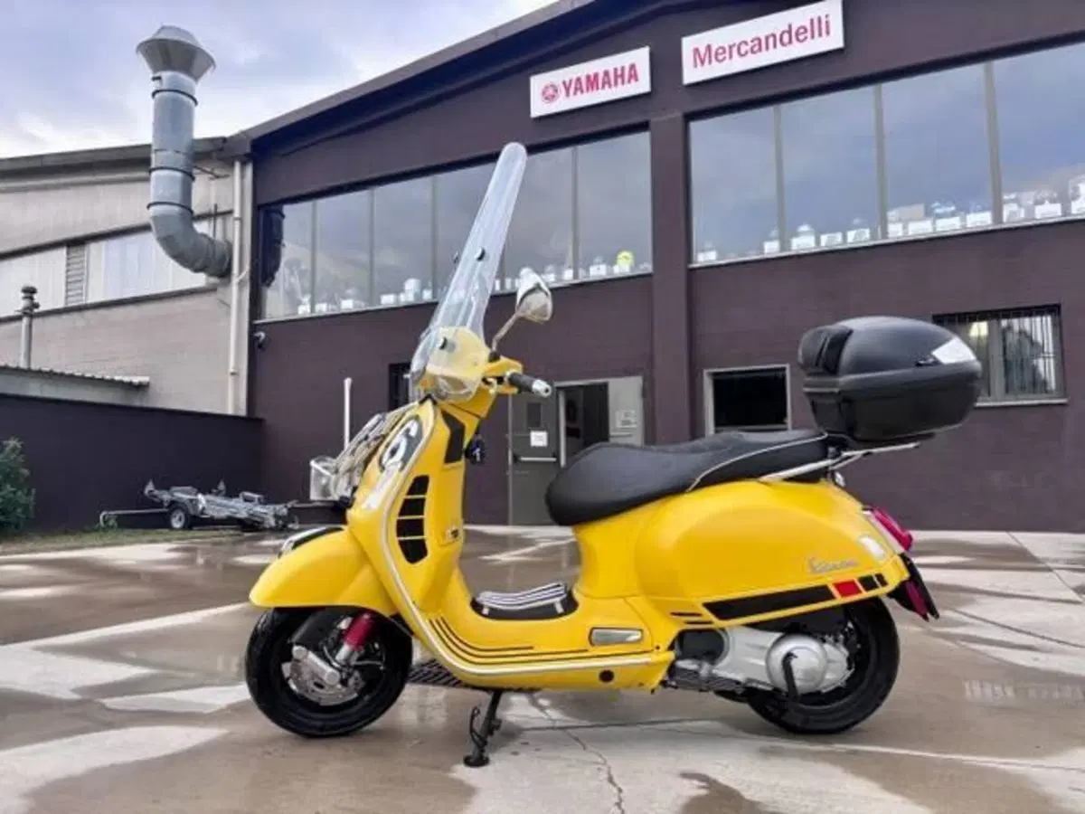 Vespa GTS 300 Super (2017 - 18)