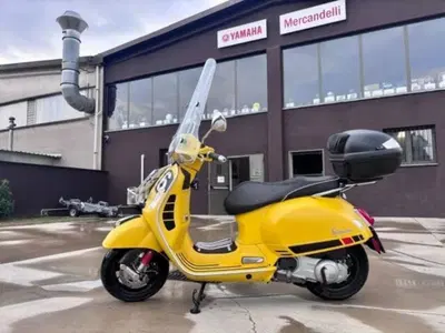Vespa GTS 300 Super (2017 - 18) usata