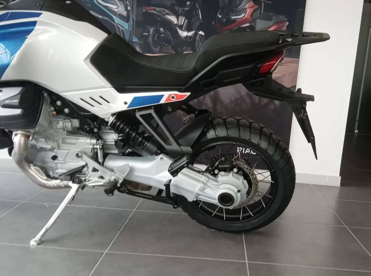 Moto Guzzi Stelvio Duecento Tributo (2025 - 26) (5)