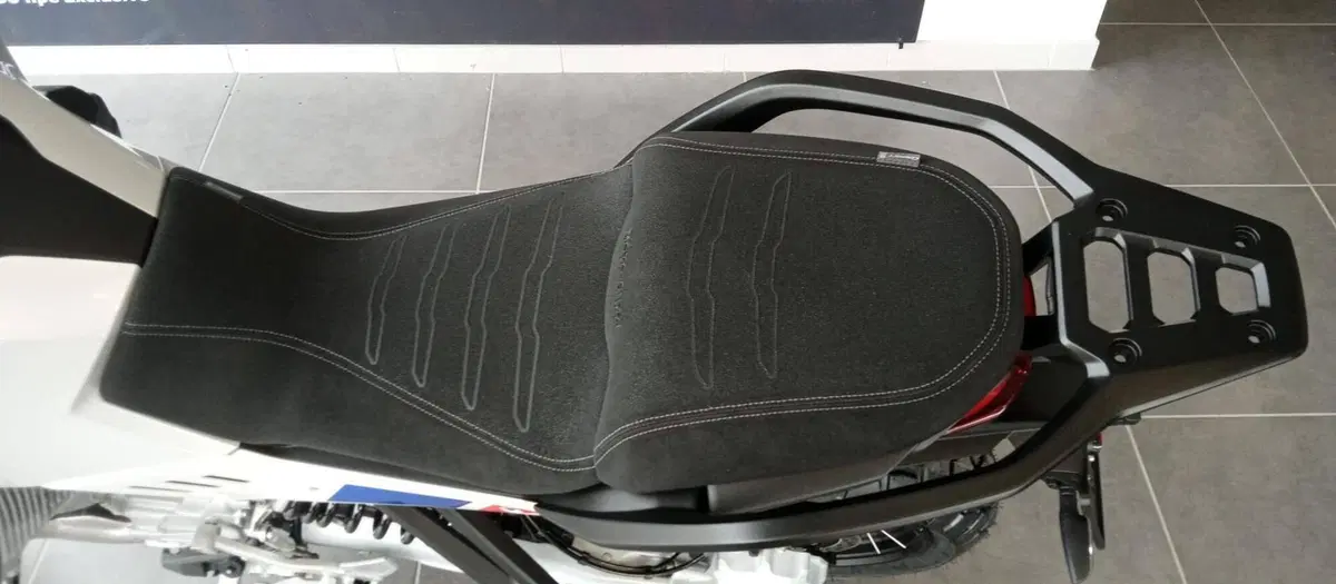 Moto Guzzi Stelvio Duecento Tributo (2025 - 26) (6)