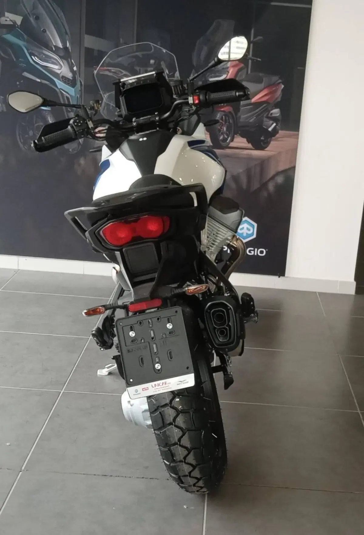 Moto Guzzi Stelvio Duecento Tributo (2025 - 26) (11)