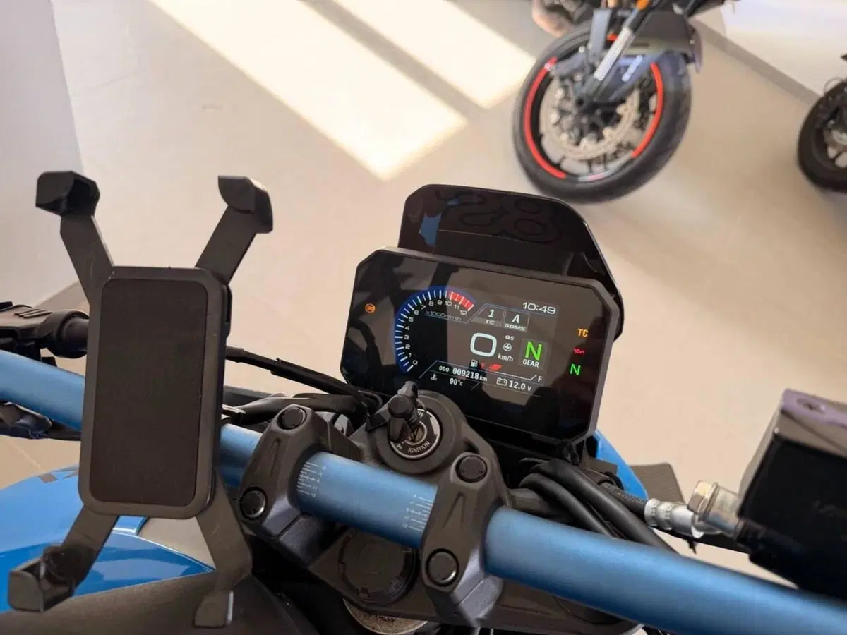 Suzuki GSX-8S (2023 - 24) (12)