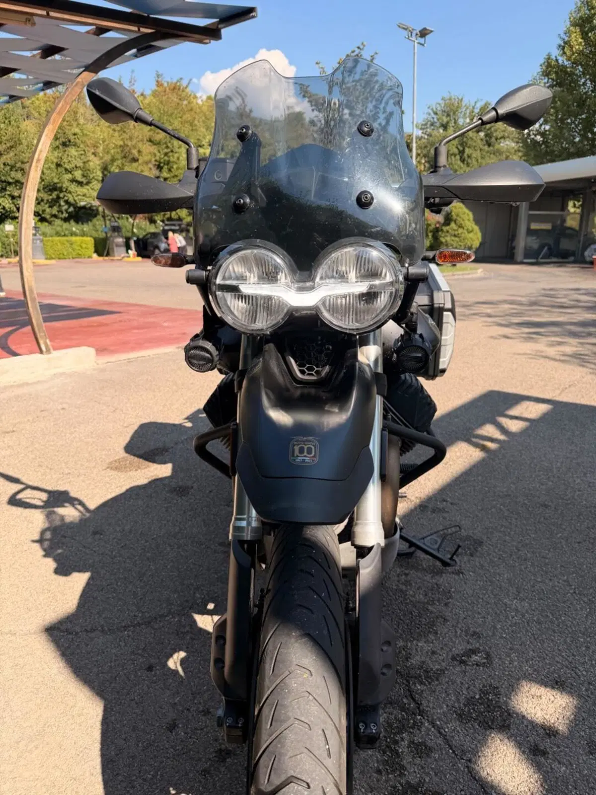 Moto Guzzi V85 TT Centenario (2021 - 22) (7)