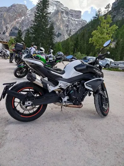 CFMOTO 800NK Advanced (2023 - 26) usata