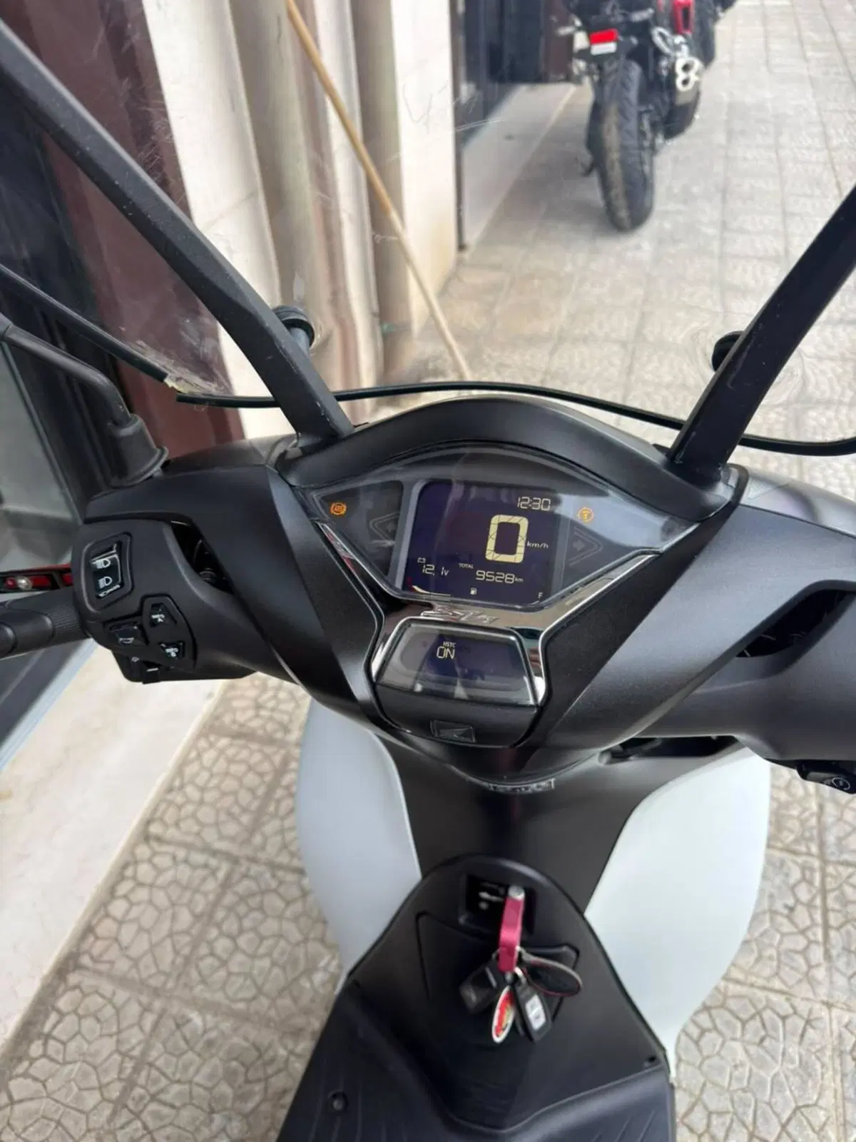 Honda SH 125i Sport (2024 - 25) (4)