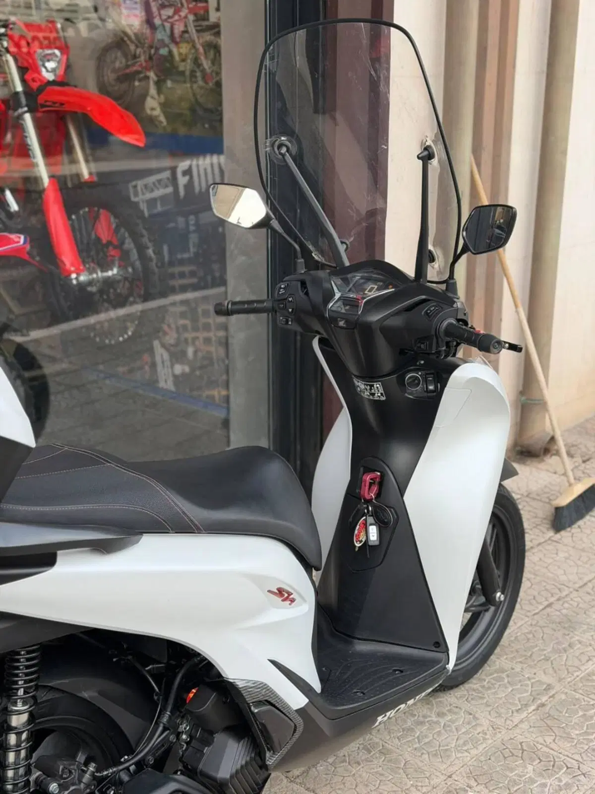 Honda SH 125i Sport (2024 - 25) (7)