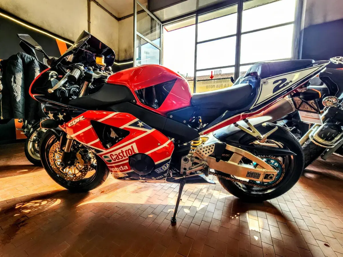 Honda CBR 900 RR Fireblade (2002 - 04) (2)